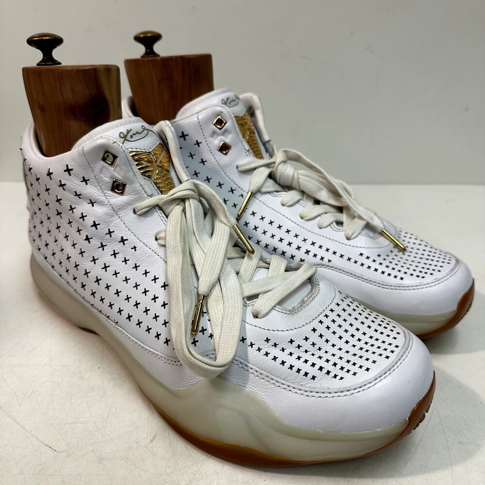 EXCELLENT Nike Kobe 10 EXT White Gum Basketball Kobe Bryant Black Mamba 15